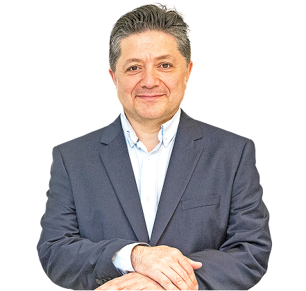 Medizinstudium, Promotion, Spezialisierung auf dem Gebiet der minimalinvasiven Wirbelsäulenchirurgie, Weiterbildung zum Facharzt für Neurochirurgie